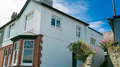 Bangor House | Brig y Don Menai