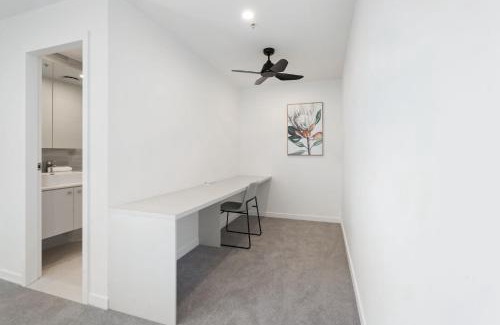 Turner Apartment | Bright 1-Bed Apartment Near City Centre