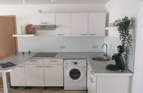 Lahr Apartment | Bright 2 room apartment 25min to Europapark