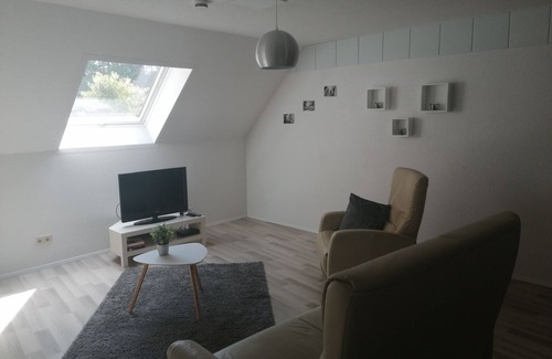 Lahr Apartment | Bright 2 room apartment 25min to Europapark