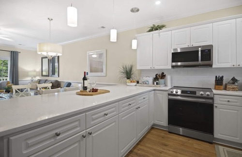 Central Myrtle Beach Condo | Bright 2BR Condo w/Pool – Pet-Friendly for 30 day Stays and Longer