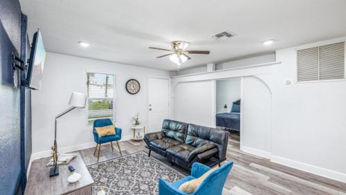 Azalea Park House | Bright 3br Retreat Near Parks Pets Welcome Wi-