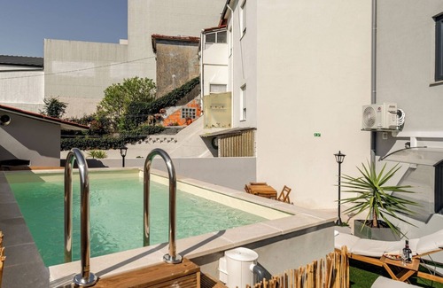 Paranhos Apartment | Bright and Practical Flat by HostWise