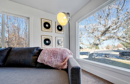 Springville House | Bright and Airy Springville home with 4 bedrooms