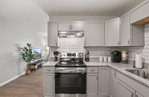 Royal Manor House | Bright and Breezy Gahanna Ranch 10min to INTEL