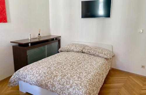 Wahring Apartment | Bright and Calm Apartment - 15 min to Center
