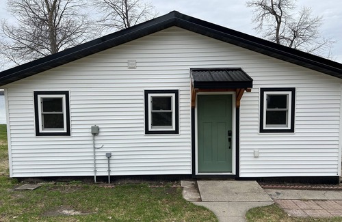 Frazee Cottage | Bright and cozy cottage on beautiful Rose Lake