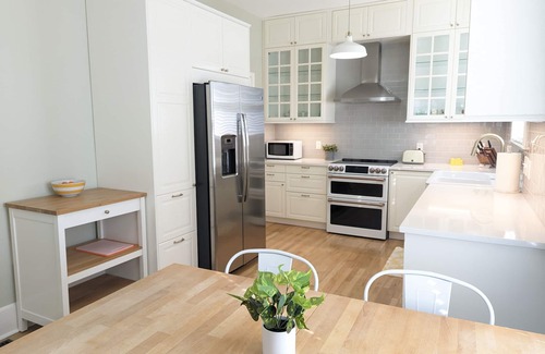 North Loop House | Bright and Elegant Historic Hyde Park Home