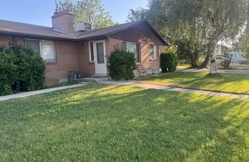 Murray Apartment | Bright and Peaceful Apt in Midvale - 10 min. to the Wasatch Front