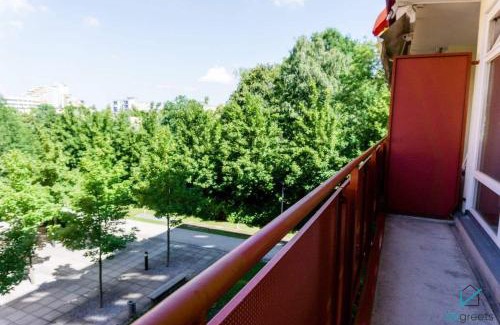 Bogenhausen Apartment | Bright and Quiet Flat with a Balcony