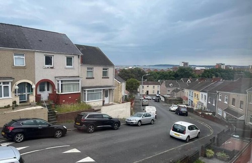 St. Thomas Apartment | Bright and Spacious Home in Port Tennant