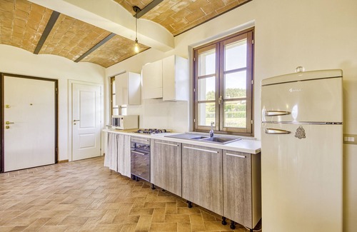 Ficulle Apartment | Bright Apt With Terrace and Shared Pool, Ficulle, Italy
