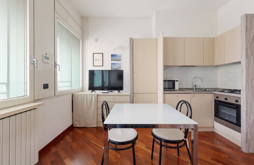 Morivione Apartment | Bright & Comfy Apartment with Parking