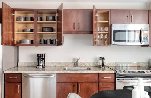 George Washington University Apartment | Bright Foggy Bottom 1BR w/W/D, Pool & Gym, nr Georgetown, by Blueground