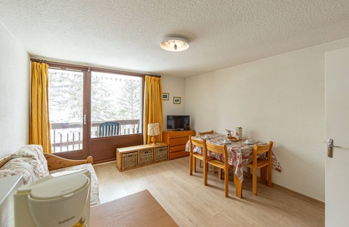 Montgellafrey Apartment | Bright studio near slopes, south balcony, 4 pers