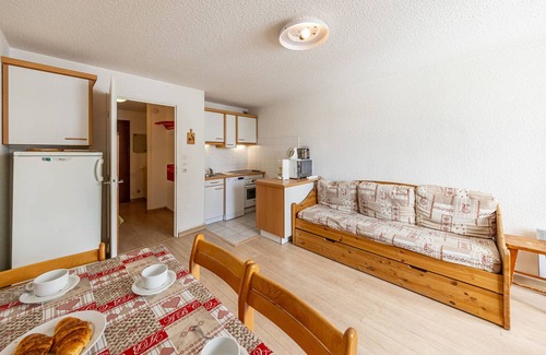 Montgellafrey Apartment | Bright studio near slopes, south balcony, 4 pers