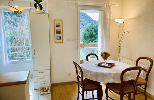 Saint-Mamet Apartment | Bright, fully-equipped apartment