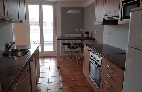 Zumaia Condo | Bright housing on the coast