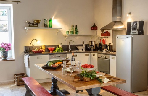 Montagny-les-Beaune House | Bright loft with private courtyard terrace in a charming area of 1740