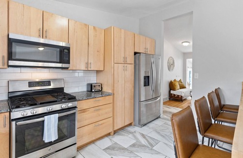Rochester House | Bright "Mid-Century Modern" Ranch