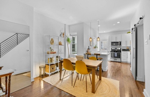 Whitman House | Bright & Modern: Minutes to Stadium/Passyunk/Airport