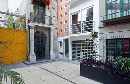 Zona Rosa Apartment | BRIGHT & MODERN TWO LEVEL PENTHOUSE IN THE HEART OF MEXICO CITY!