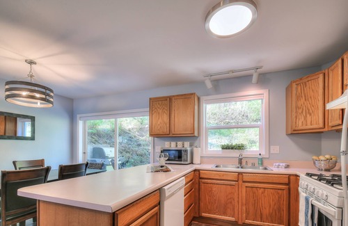 West Juneau House | Bright, open concept townhouse with gorgeous view of downtown Juneau!