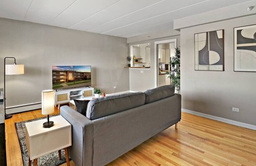 Arlington Heights Apartment | Bright & Serene 1BR Chicago Apt