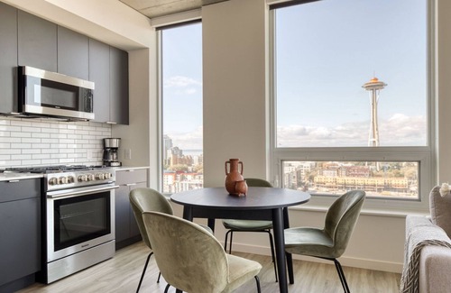 South Lake Union Apartment | Bright South Lake Union 2BR w/W/D & Roof, nr Lake Union, by Blueground