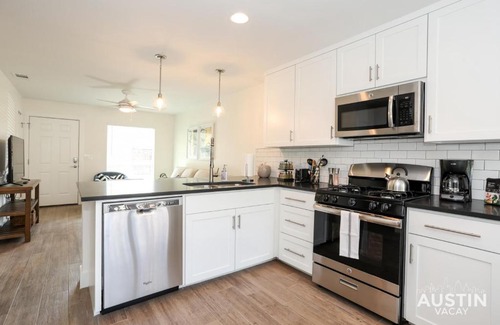Parker Lane Apartment | Bright Space Close To Best Beer Gardens Coffee