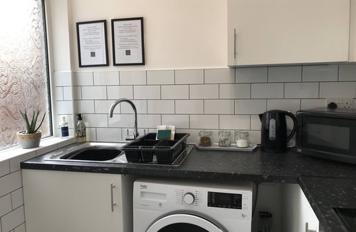 Preston House | Bright Spacious 3-bed with office & patio, Preston
