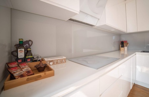 Old Town Apartment | Bright & Spacious Apartment in Main Central Zonenn
