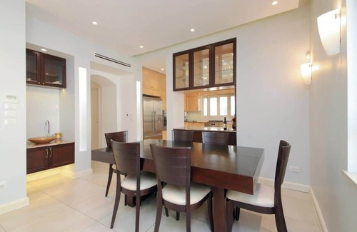 Rehavia Apartment | Bright, Spacious, & Homey Rechavia Apartment