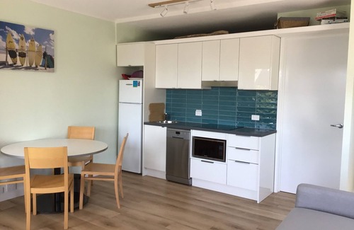 Lorne Apartment | Bright, spacious, modern and cosy 2 bedroom apartment with amazing ocean views.