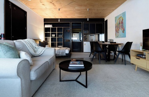 South Launceston Apartment | Bright Studio in Launceston CBD