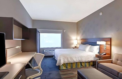 Miramar Hotel | Bright Studio in Miramar | Resort Amenities | Central to Miami & Ft. Lauderdale