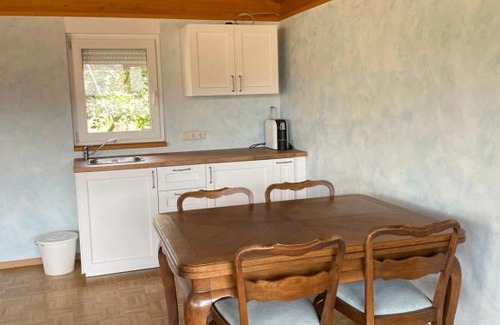 Manternach Apartment | Bright studio with a garden