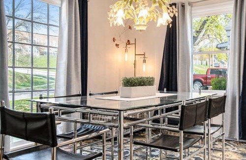 Aksarben - Elmwood Park House | Bright & Stylish 4BR Spot - Close to Downtown Fun