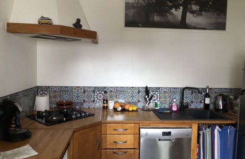 Montfort-l'Amaury Apartment | Bright sunny apartment on the ground floor with garden
