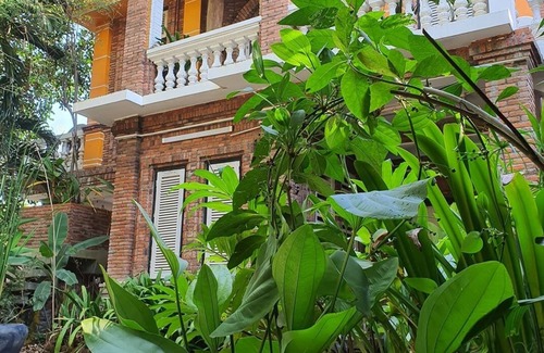 Svay Pao House | Brightness Villa, Private Home Stay, Around you