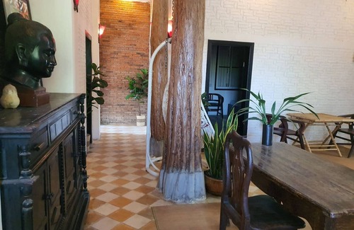 Svay Pao House | Brightness Villa, Private Home Stay, Around you