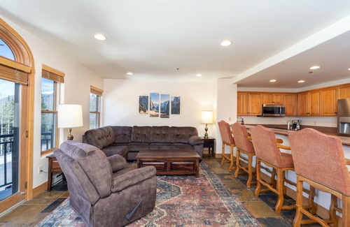Mountain Village Condo | Bring Your Pet! 1-Bedroom Mountain Retreat at the Bear Creek Lodge