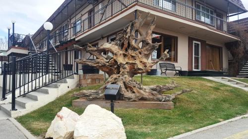 East Ely Hotel | Bristlecone Motel