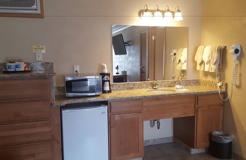 East Ely Hotel | Bristlecone Motel