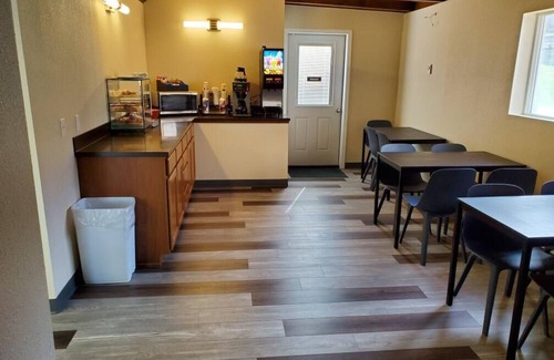 East Ely Hotel | Bristlecone Motel