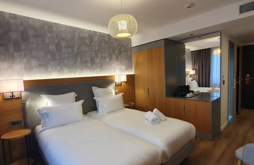 Thiais Hotel | Brit Hotel Paris Orly