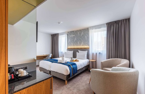Rosny-sous-Bois Hotel | Brit Hotel Privilège Paris - Rosny