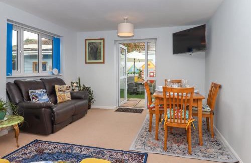 Brixham House | Brixham Breeze Cabin