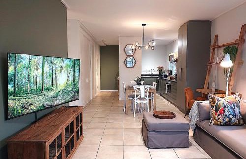 Walmer Apartment | Brizzy's Garden Luxe Retreat Great Location!