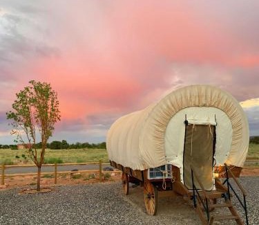Torrey Hotel | Broken Spur Inn & Steakhouse